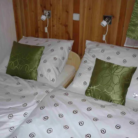 Vinny Sklep Monty Lodge